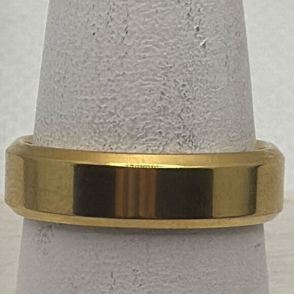 Brand New!! Size 14 1/2 Titanium plated beveled edge band - Picture 2 of 4